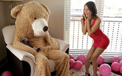 Jasmine Grey and Van Wylde in Oh Brother Bear - S9:E7 from 