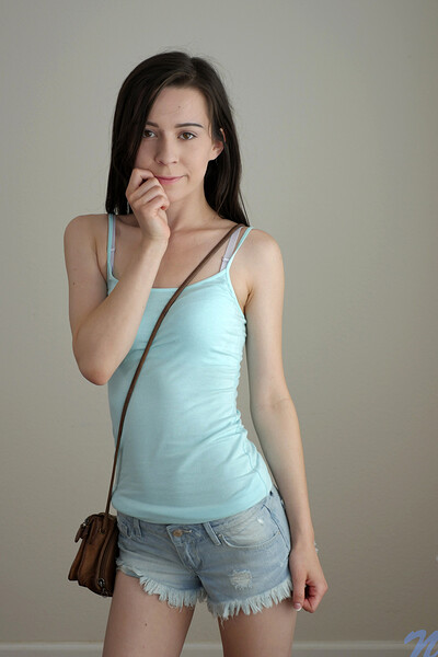 Ariel Grace in New Comer from