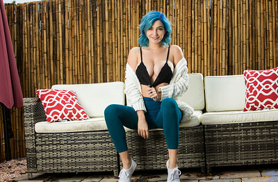 Skye Blue in New Comer from