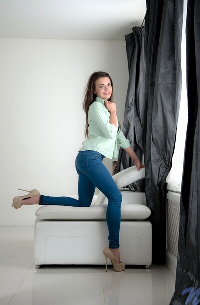 Silvia Jons in Glamour babe from