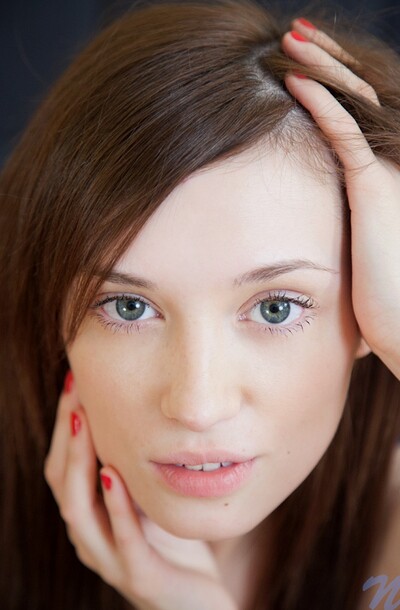 Julie Vee in In the mood from