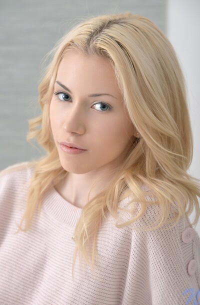 Kamilla in Hardcore from