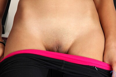 Nadia Reid in Sexy Workout from 