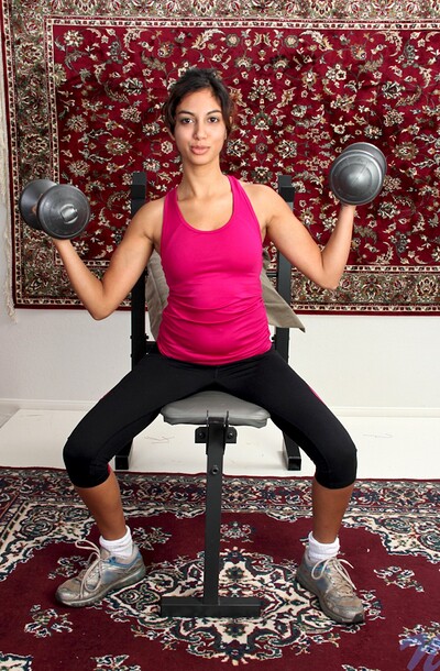 Nadia Reid in Sexy Workout from 