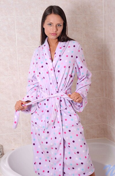 Kari S in Bathvibe from 