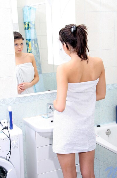 Macy in Bathroomvibe from 