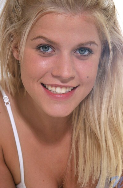Charlielynn in Bedfingers from 