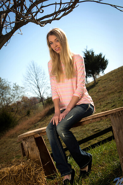 Kali Renee in from