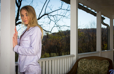 Kali Renee in from