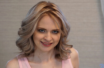 Merda Whiskey in Blonde Babe from