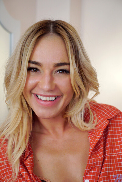 Lola Love in Dynamite from