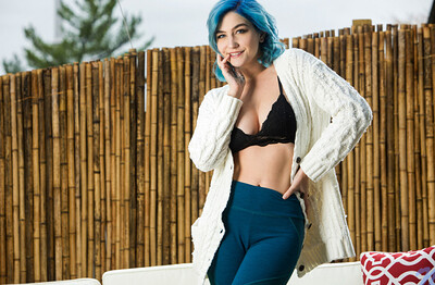 Skye Blue in New Comer from