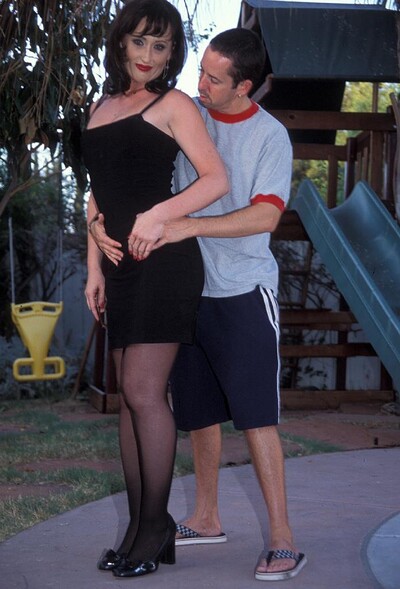 Nicole Moore in Outdoor Mature Stripping from 