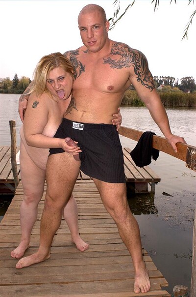 Cynthia in Outdoor Pussy Spreading BBW Cynthia from 