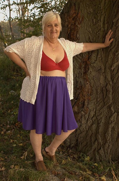 Anna Mary in Anna Outdoor Granny Knobbing from 