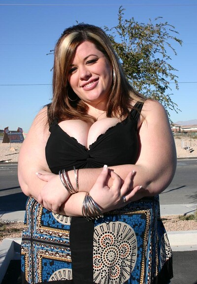 Deserie in Deserie BBW Pussy Rubbing from 