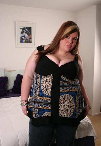 Deserie in Deserie BBW Pussy Rubbing from 