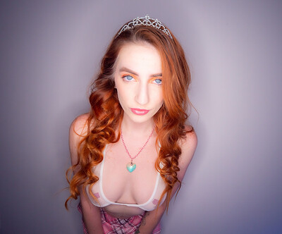 Aria Carson in from