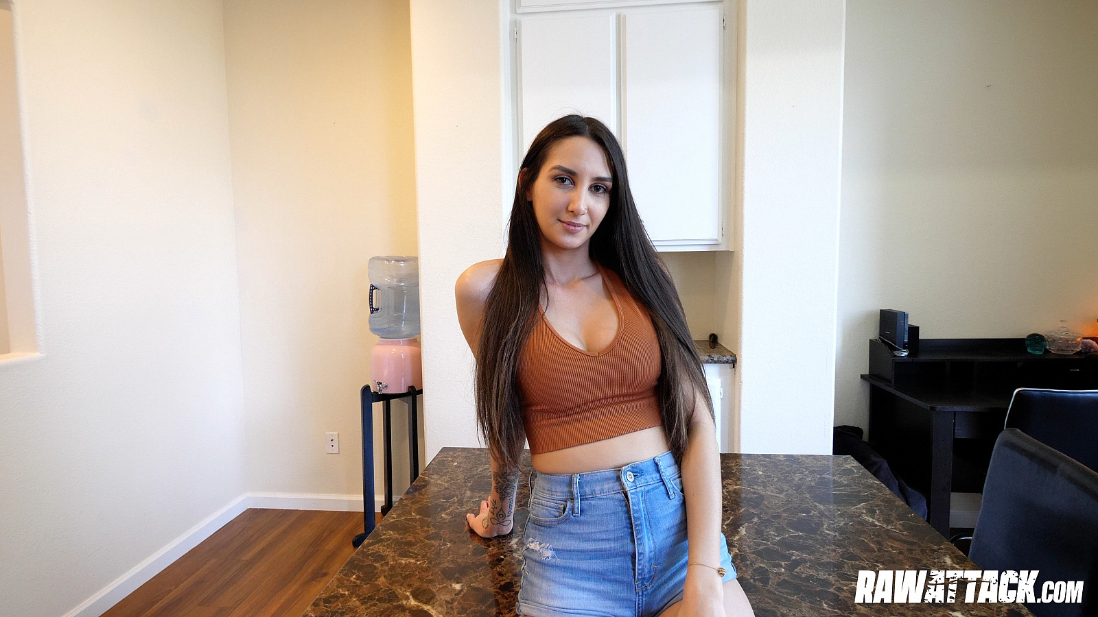 Natalia Nix in set