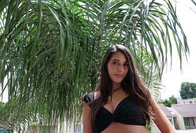 Aria Sloane in from