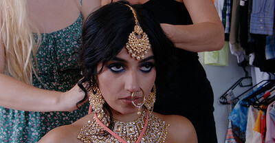 Aaliyah Yasin in from