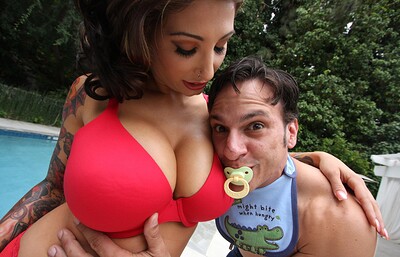 Ricki Raxxx in  from 