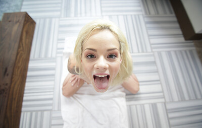 Elsa Jean in Bath for Two from 