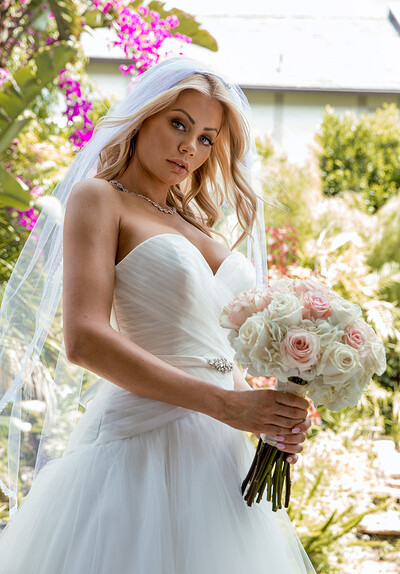 Riley Steele and Jason Luv in The Wedding Singer from 
