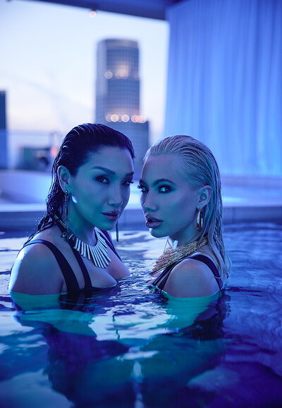 Ivy Wolfe and Vicki Chase in Wild Things from 