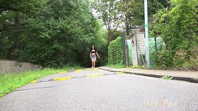 Isabel Dark in Roadside from 