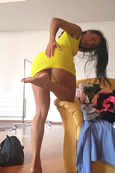 Lexi Dona teases as she strips naked.