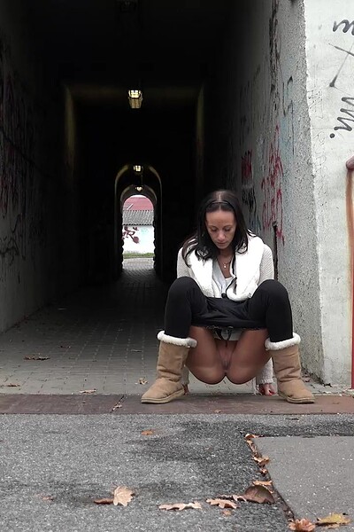 Eveline Neill in Public Pissing for Eveline from Babehub