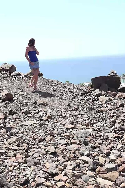 Got2Pee Amanda Hill On Top Of The World