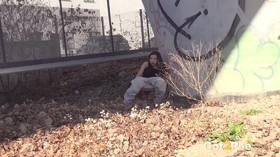 Mini Mitzi in Pillar Pissing from