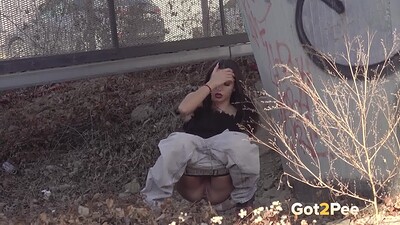 Mini Mitzi in Pillar Pissing from