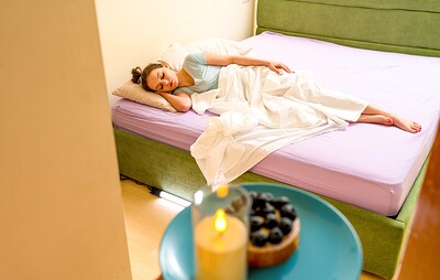 Maddy Nelson and Steve Hardy in Cake & cunnilingus day from 