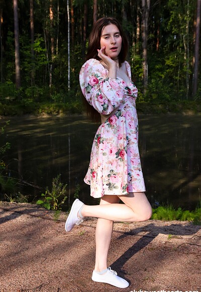 Jane White in Jane and her magic fingers from