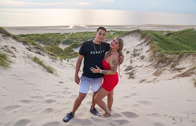 Gaby Hofstede and Lio Fusion in Gaby Hofstede squirt in de duinen from 