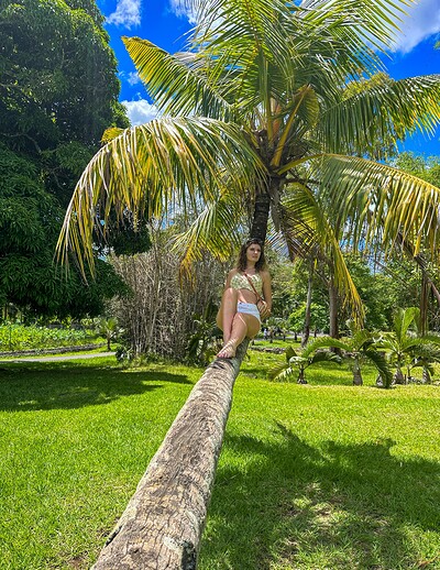 Betzz and Dee Vine in Wonderful vacation from 