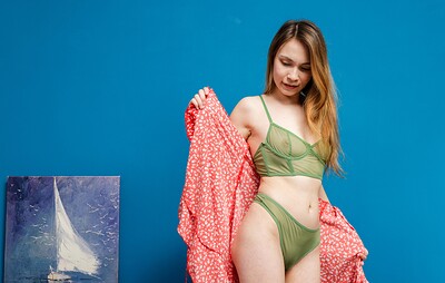 Nicole Heavens in Nicole Heavens solo action from 