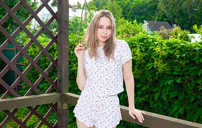 Alice Flore in Welcome to my garden from 