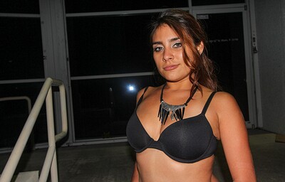 Sasha Butt in Indian fucks herself before leaving work from 
