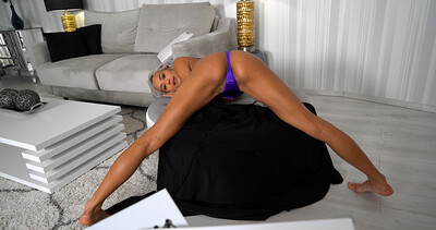 Veronica Leal in Stepmoms Kama Sutra Partner - S22:E7 from 