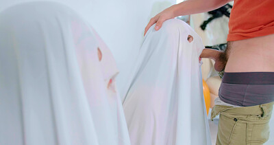 Lana Smalls and Molly Little in Two Ghosts And One Stepbro - S27:E6 from