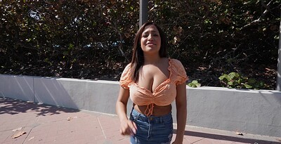 Funsized Megan in Megan the Influencer from