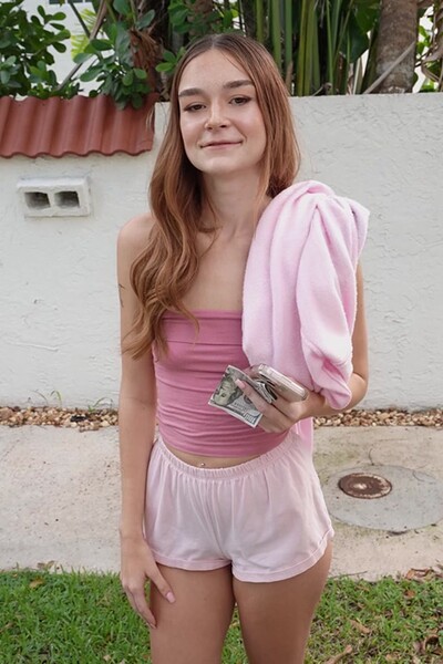 Della, in Miami, easily lured into a famous bus where she performed for $200 and was willing to go further for an additional $500, ultimately satisfying Sheem's Dream with no issues.