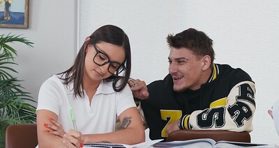 Hailey Rose and Victor Ray in Sneaky Freeuse Study Sesh from 