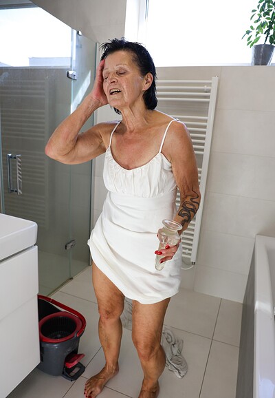 Cocco Grand in Afterparty cleaning from 