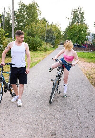 Mila Pie and Jake Turner in Ride or get ridden from 