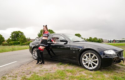 Trixie Fox and Lucas Hellminaar in De Pitspoes & de Chauffeur from 